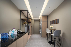 Atour Hotel Wuxi East Station Yingyuehu Park Metro Station